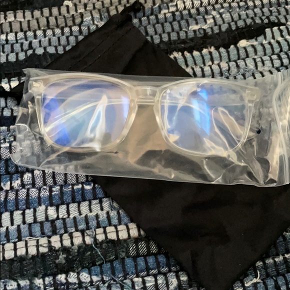 Blue light glasses - Picture 2 of 2